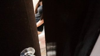 Üvey Kız Kardeşimin Odasına Gizlice Girerek Biraz Yaramaz Eğlence Için