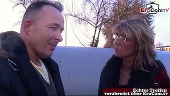 Incecik, Seksi Alman Ev Hanımı Sokakta Sikişiyor.
