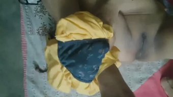 Hindi Sesli Köy Bhabhi Ile Cfnm Eğlencesi