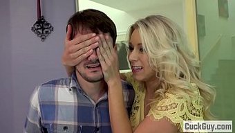 Katie Morgan'In Duygusal Sakso Çekmesi Ve Yoğun Cowgirl Sürüşü, Paylaşılan Bir Orgazma Götürüyor