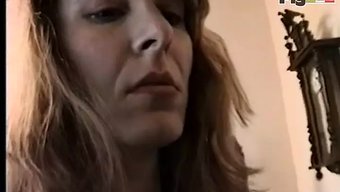 Italyan Milf, Büyük Göğüsleri Ve Tüylü Amıyla Duşta Sikişiyor