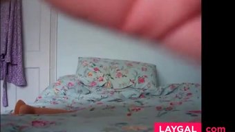 Amatör Güzel Şişman Kadın Kız, Dildo Ile Mastürbasyon Yapıyor