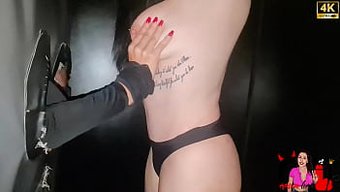 Bir Çifti Gloryhole'Da Sıcak Bir Buluşmaya Davet Ederken, Bilinmeyenin Heyecanını Yaşayın