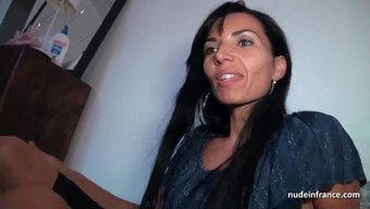 Güzel Fransız Milf, Ormanlık Bir Alanda Gizli Bir Buluşma Yaşıyor Ve Ardından Evinde Anal Seks Yapıyor.