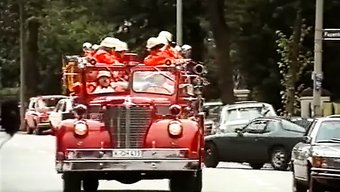En Sıcak Sahnede Üniversite Öğrencisini Içeren Eski Bir Film