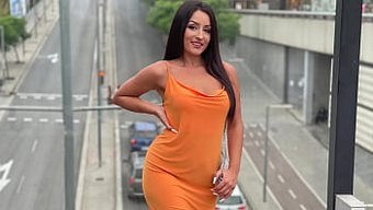 Büyük Göğüslü Hintli Milf, Yüksek Çözünürlüklü Bir Videoda Anal Seks Alıyor