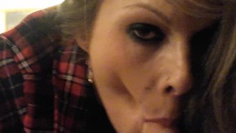Sarışın Amatör Milf, Hd Videoda Oral Seks Yapıyor