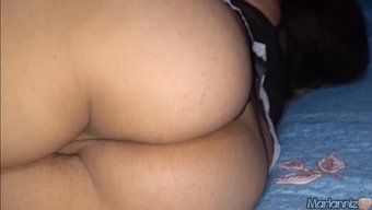 18 Yaşındaki Genç Kız Sırılsıklam Amına Boşalıyor