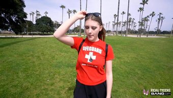 Genç (19+) Amatör Melody Marks, Sert Oral Ve Am Sikişinden Keyif Alıyor