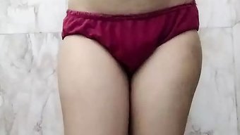 Asyalı Milf Lezbiyen Zevki Yaşıyor