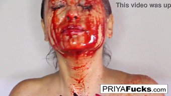 Priya Rai, Cadılar Bayramı Için Seksi Bir Kostüm Giyen Ateşli Bir Hintli Porno Yıldızı.