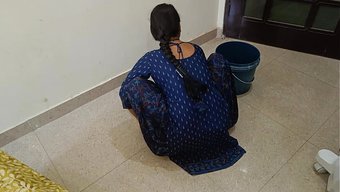 Tatlı Hintli Kıza Üvey Abisiyle Ilk Acı Deneyimi