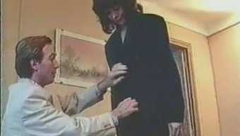 Fransız Amatör Çift, Vintage Bir Videoda Anal Seksin Tadını Çıkarıyor