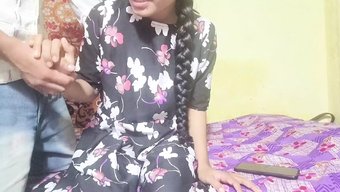 Hint Bhabhi, Partneriyle Cinsel Aktiviteye Giriyor