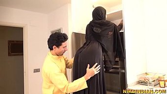 Razia'Nın Dussehra Günü, Suraj Bhaiya Ile Oral Ve Anal Seksin Tadını Çıkarıyor.