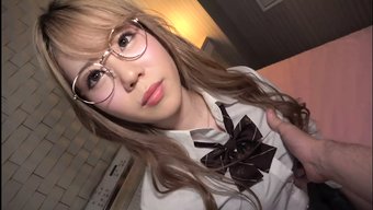 Ikebukuro'Nun Sıkı Cowgirl Videosunun 1. Bölümünde Creampie Alıyor