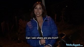 Heidi Van Horny Bu Hd Videoda Büyük Bir Yarak Ağzına Ve Amına Alıyor