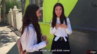 Iyi Öğrenciler Ders Çalışmak Istemez, Sik Emmek Isterler! - 1. Bölüm
