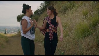 Dakota Johnson Ve Daha Fazla Topuklu Ve Etekli Bebek