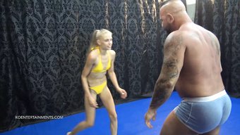 Zsolt, Bdsm Videosunda Zayıf Sarışın Bonnie Dolce'Yi Domine Ediyor