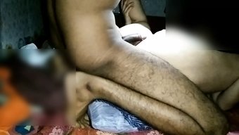 Olgun Milf Tara, Sert Ev Yapımı Videoda Göt Deliğini Siktiriyor