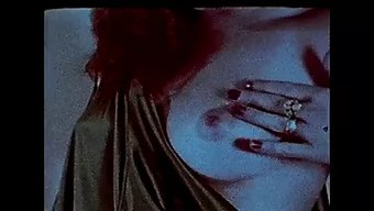 Bu Koleksiyon Filminde Sıcak Seksler Ve Retro Porno