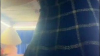Mini Etek Ve Büyük Göğüsler: Beni Azdıran Seksi Bir Kombinasyon