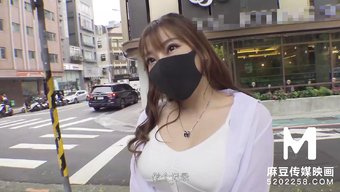 Sıcak Bir Çin Porno Videosunda 69 Ve Cunnilingus