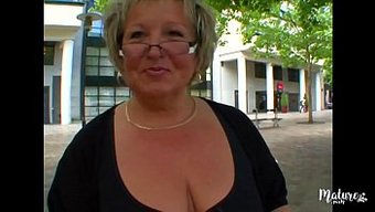 Olgun Fransız Kadın Carole Sonunda Onu Tatmin Etmeyi Bilen Bir Adam Buluyor