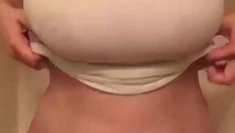 Güzel Göğüslü En Seksi Kızların Derleme Videosunu Izleyin