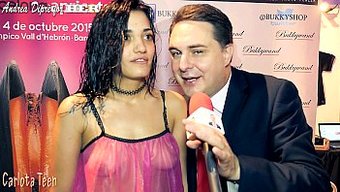Carlota Teen (Şimdi Penelope Cum) Sıcak Bir Videoda Oral Becerilerini Gösteriyor