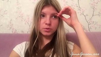 Küçük Göğüslü Bir Genç, Ev Yapımı Bir Videoda Tercihlerini Paylaşıyor