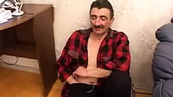 Olgun Adamla Zorla Üvey Kızı Yakınlaşması