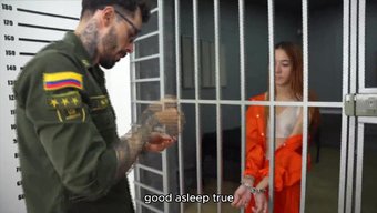 Kızıl Saçlı Mahkum, Mike Zander Ile Sıkı Anal Seks Yapıyor.
