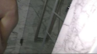 Nick Whitehard, Loren Strawberry'Yi Kocaman Doğal Memeleriyle Sikişledi.