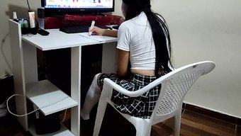 18'Lik Liseli Kıza Seks Eğitimi Ödevlerinde Yardımcı Olan Sapık Öğretmen