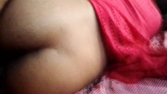 Anne Ve Kızı Videoda Bir Yatağı Paylaşıyor Ve Anal Orgazm Yaşıyorlar