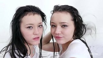 Sandra Ve Lady Zee Ikizleri Üç Siyah Yarrak Tarafından Çift Penetrasyona Uğruyor
