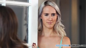 Duygusal Lezbiyen Uyarımı, Kıvrımlı Kadında Boşalma Ile Sonuçlanıyor