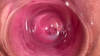 Amatör Üvey Erkek Kardeş, Üvey Kız Kardeşine Sert Bir Creampie Veriyor