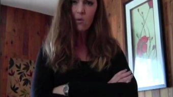 Anne, Üvey Kızını Ev Yapımı Bir Videoda Yakalıyor