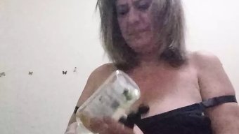 Olgun Amatör Büyük Popo Ve Dildo Oyununun Tadını Çıkarıyor