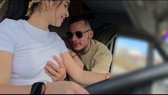 Sütyen Yok Ve Favori Uber Sürücüsü Tarafından Alındı