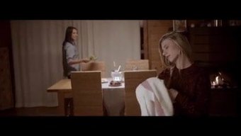 Duygusal Öpüşme Ve Oral Zevk Içeren Ana Akım Bir Filmde Sıcak Ve Ateşli Seks