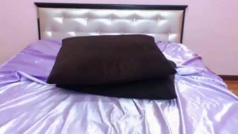 Muhteşem Koreli Webcam Kızının Inanılmaz Solo Şovu