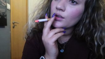 Yakın Çekim Bir Videoda Öpüşme Ve Oral Seks Eylemi