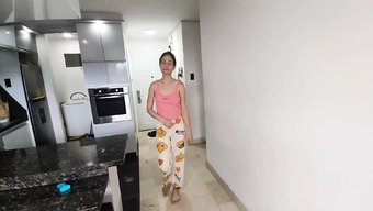 Amerikalı Üvey Kız, Üvey Babasıyla Cowgirl Sürüşü Ve Oral Seksin Tadını Çıkarıyor