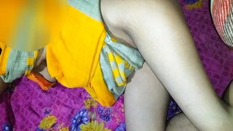Desi Teyzenin Damadı, Arkadan Becerilmesine Yardımcı Oluyor
