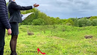 Çaresiz Sekreterimle Halka Açık Yerlerde Sert Seks Yaptığım Ev Yapımı Video