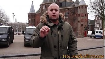 Hollandalı Amatör Turiste Sakso Çekiyor Ve Sikişiyor